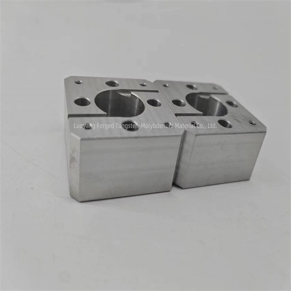 Niobium machined parts (2)